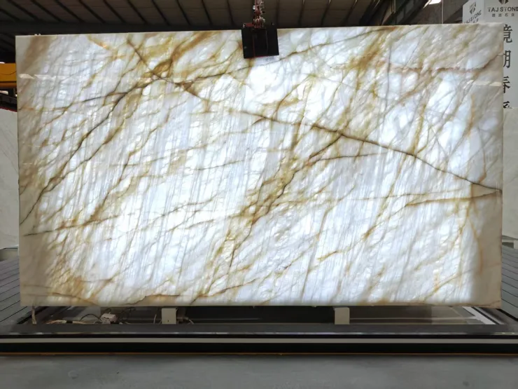 Cristallo Quartzite — Slab photograph